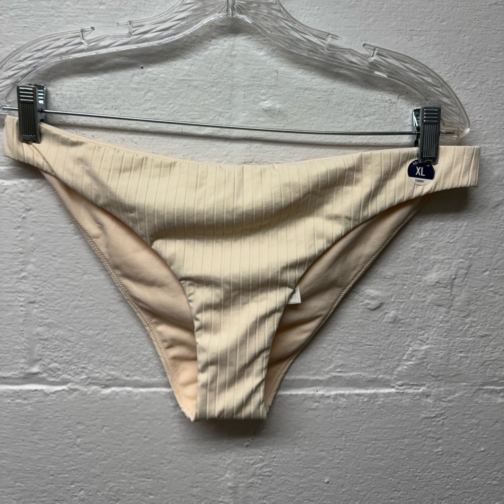Hollister Ribbed Bikini Set - Picture 2 of 10